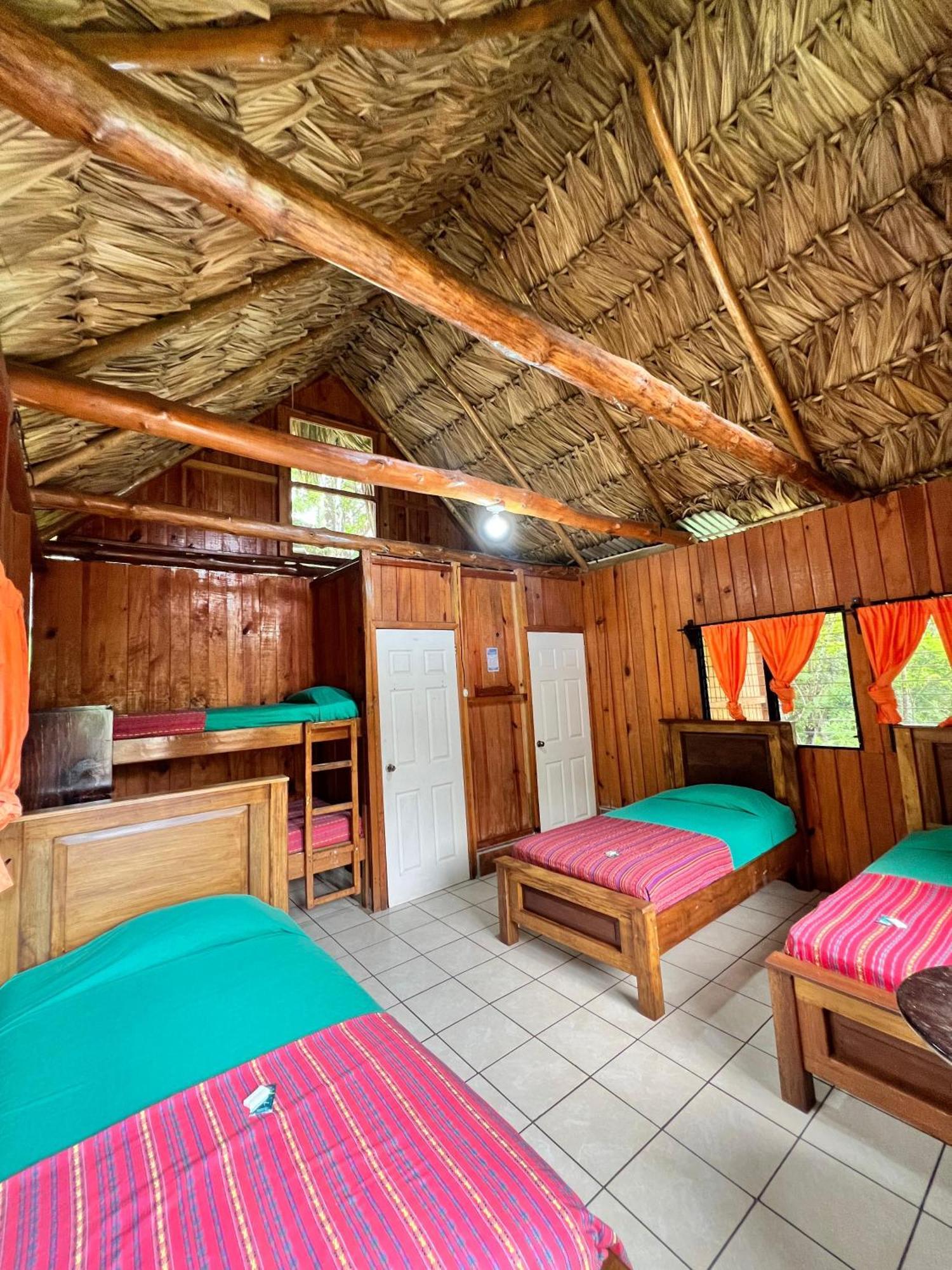 Oasis The Traveler Lanquín Exterior foto