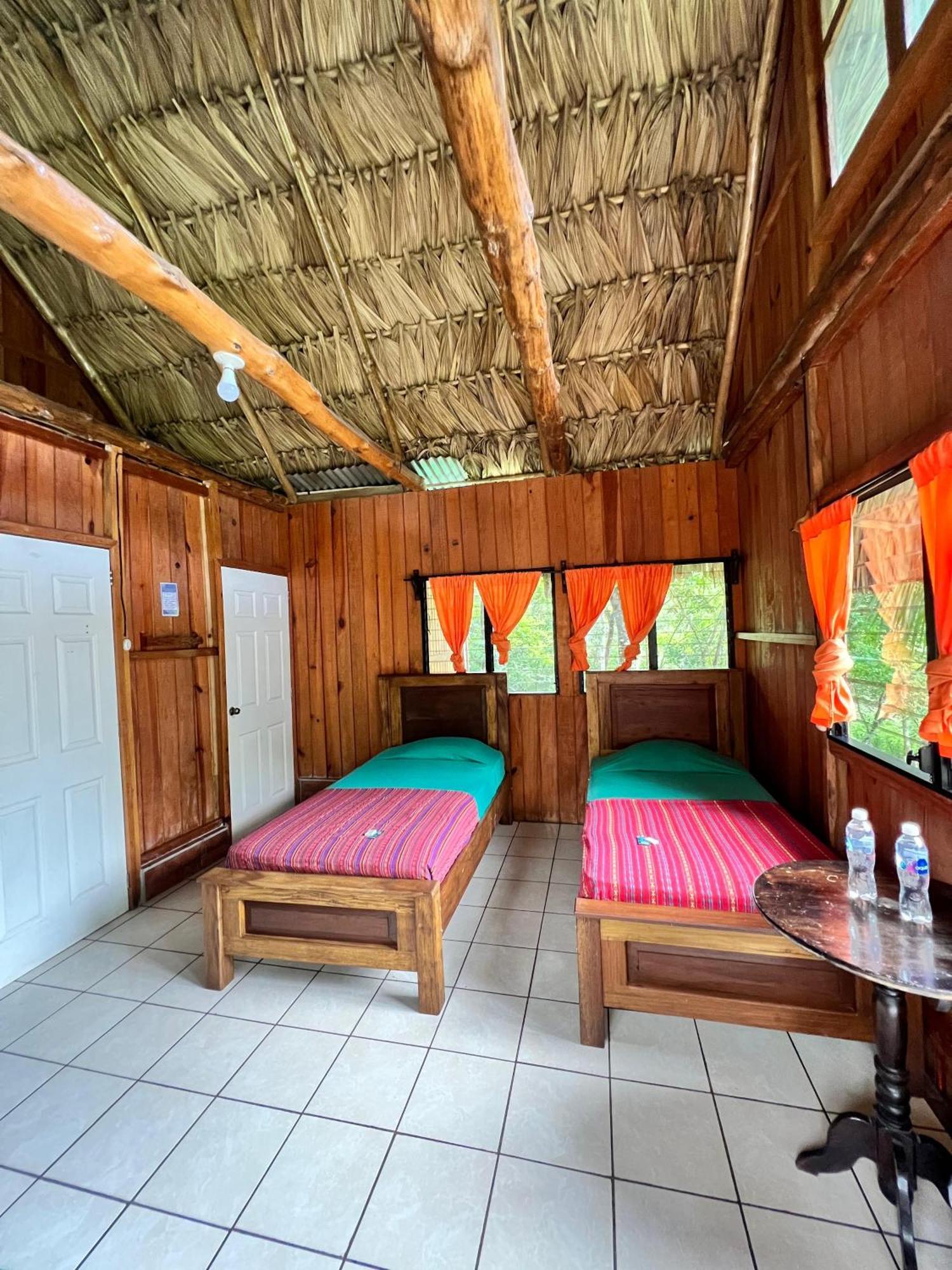 Oasis The Traveler Lanquín Exterior foto